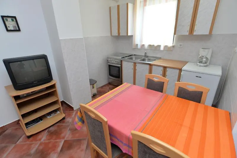Apartments Slavica 590 Fazana