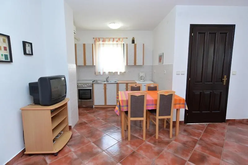 Apartments Slavica 590 Fazana Croatia
